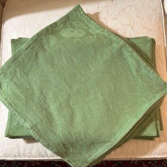 Villeroy & Boch Green Placemats and Matching Cloth Napkins - Picture 3 of 3